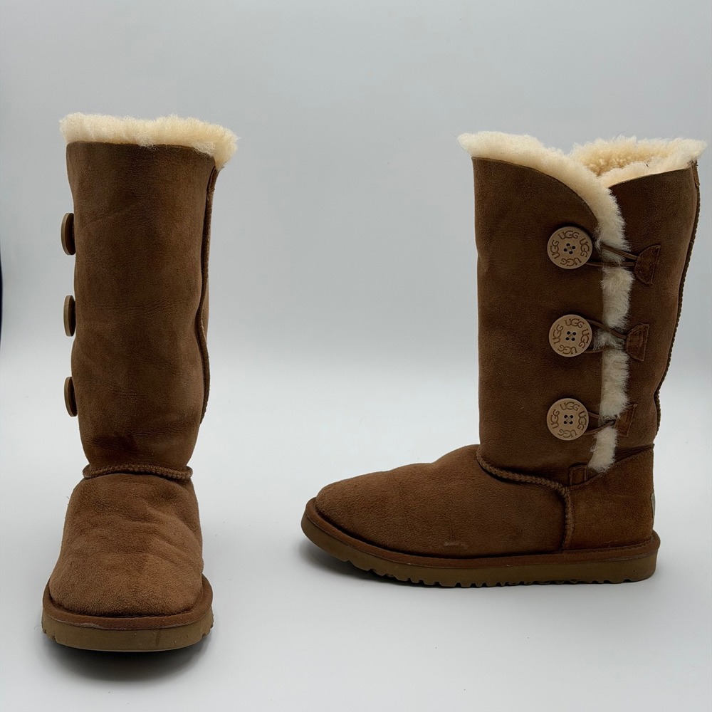 UGG Bailey Button Triplet Womens 7 Chestnut Sheepskin Suede Tall Boots